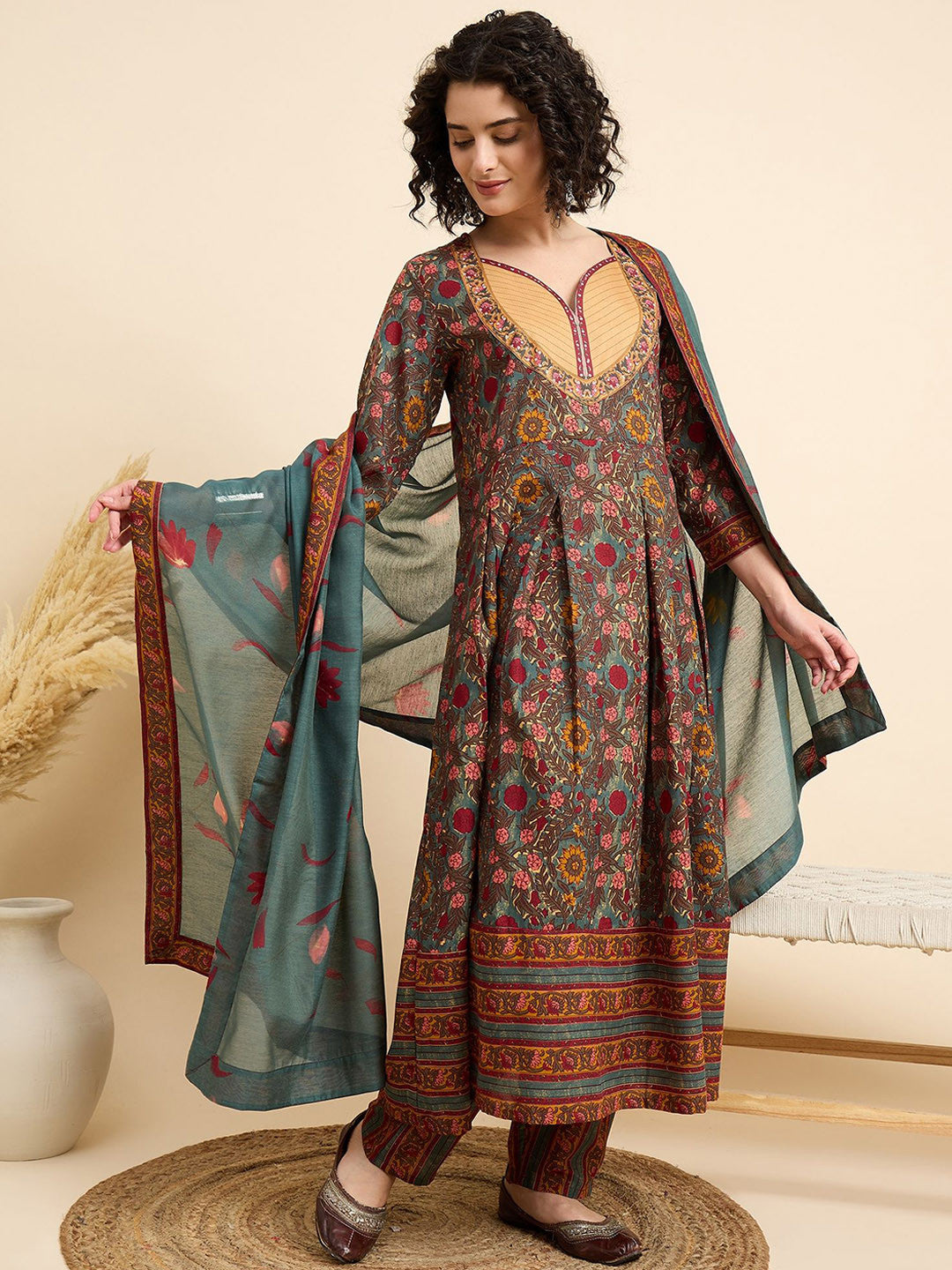 Rani Raiment Green Floral Printed Regular Kurta with Trousers & With Dupatta