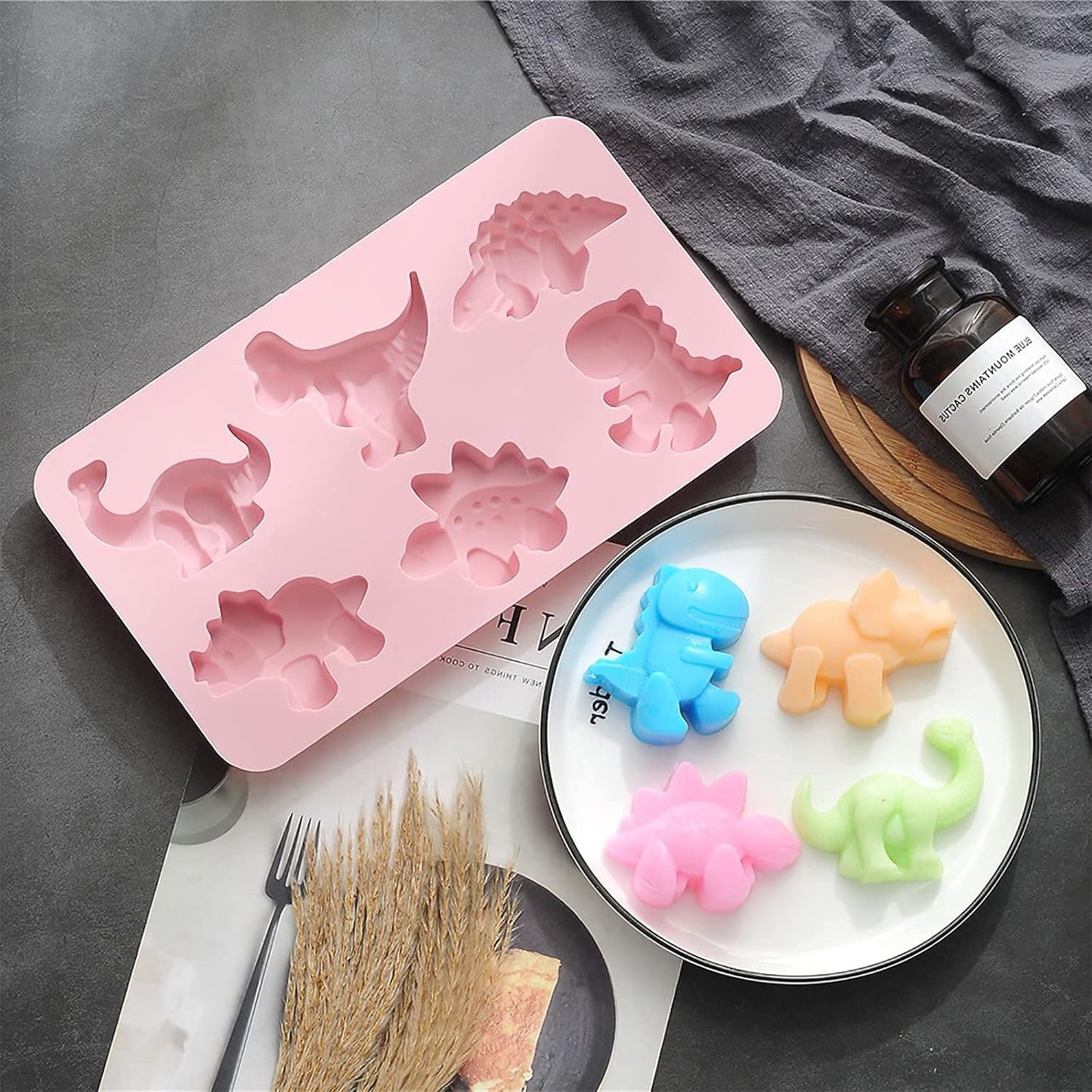 Kids Cartoon Different Shapes Candy Fondant Mould Cake Decorating Tools - 6 Slot Dinosaur Shaped Mould