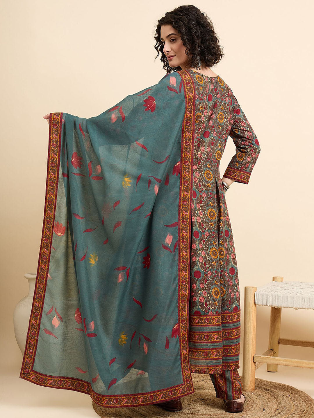 Rani Raiment Green Floral Printed Regular Kurta with Trousers & With Dupatta