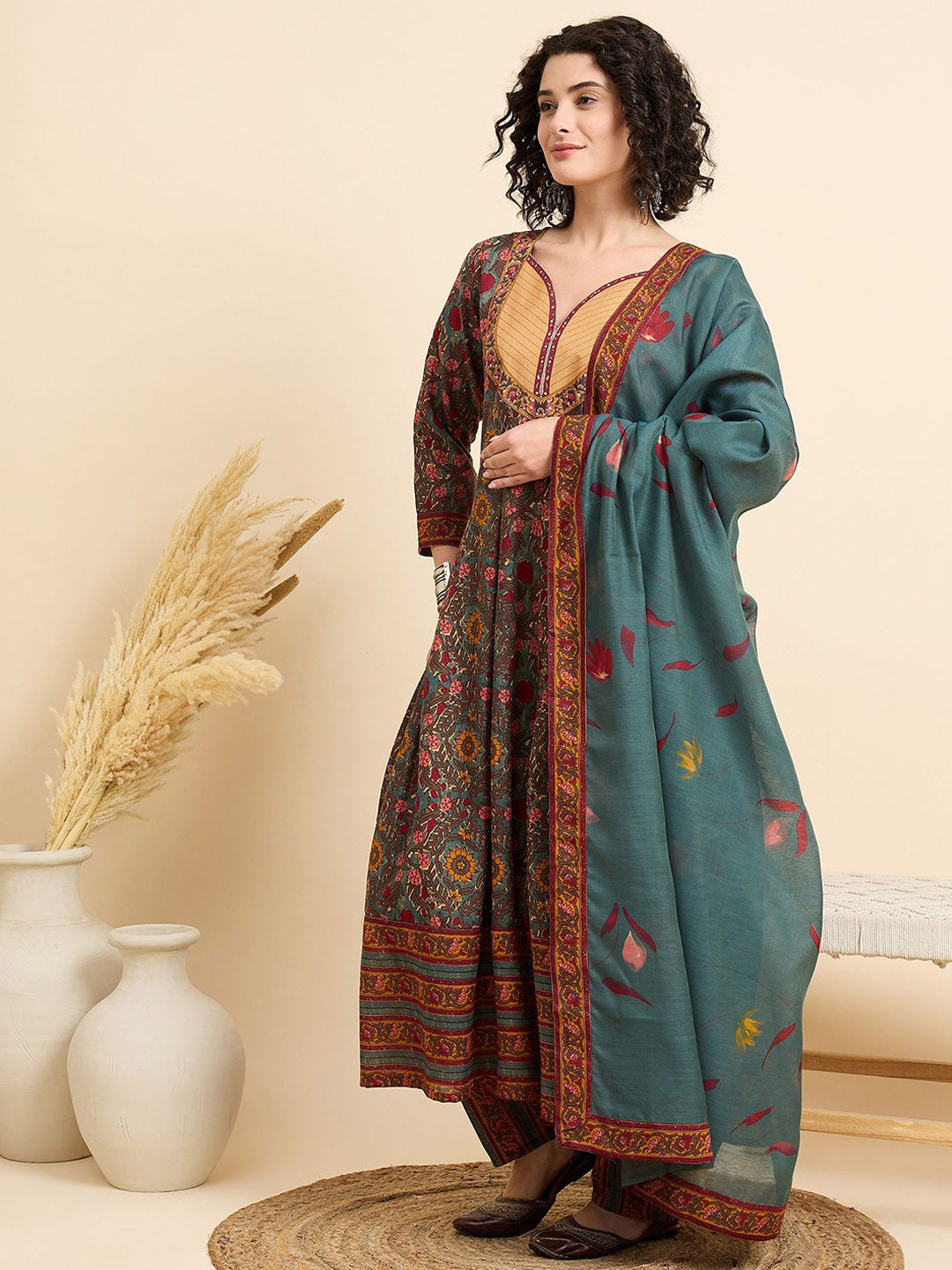 Rani Raiment Green Floral Printed Regular Kurta with Trousers & With Dupatta