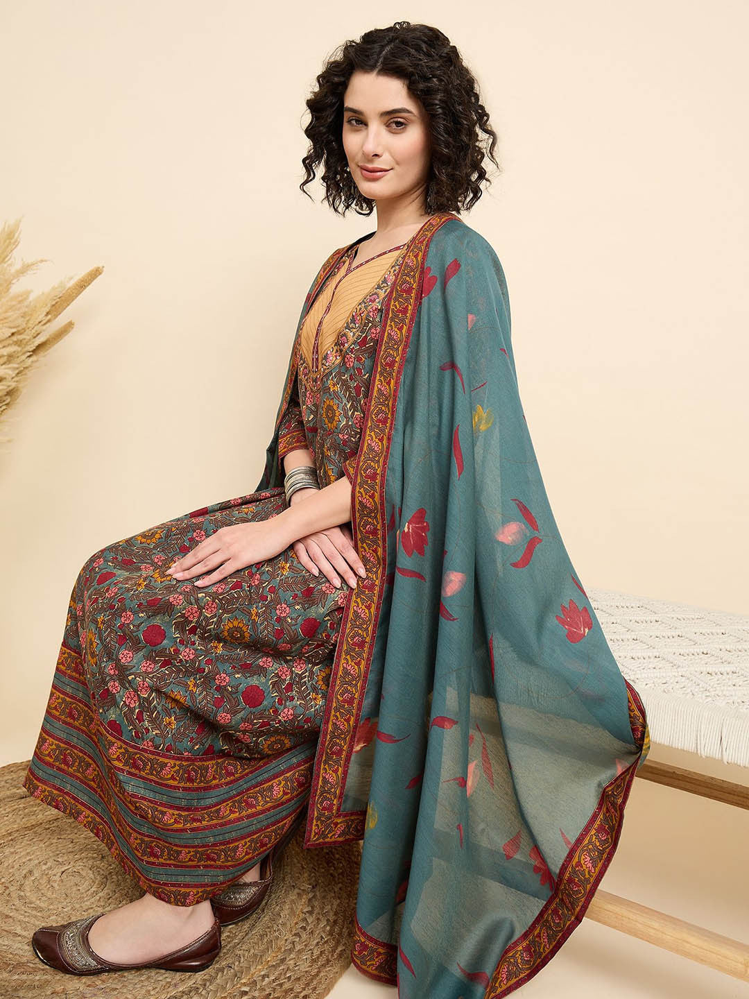 Rani Raiment Green Floral Printed Regular Kurta with Trousers & With Dupatta