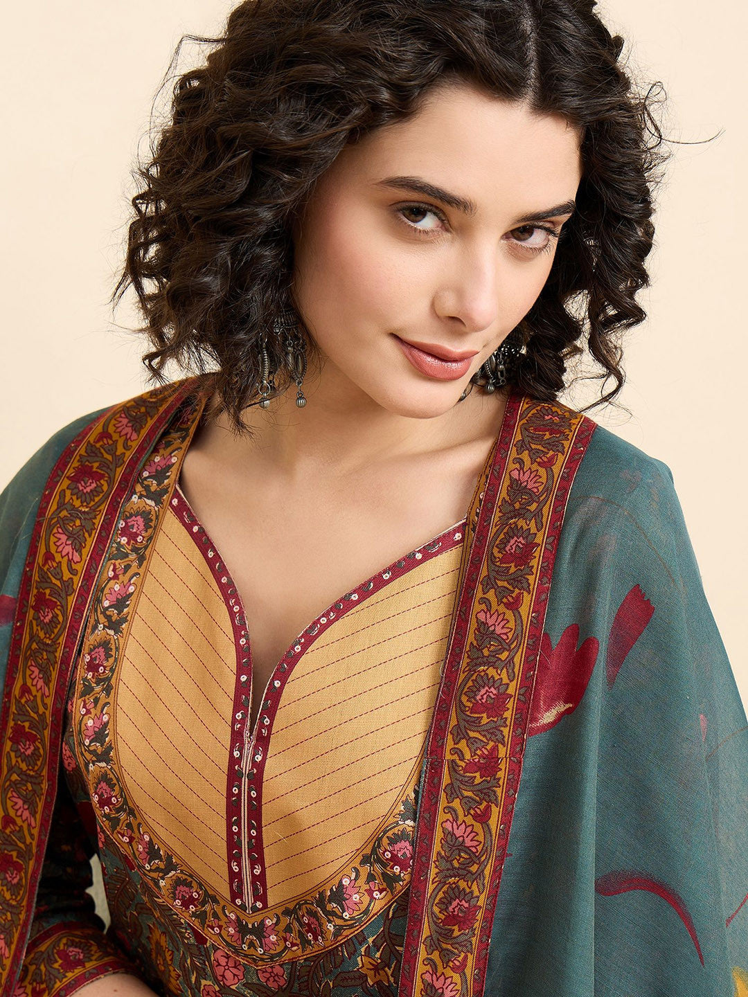 Rani Raiment Green Floral Printed Regular Kurta with Trousers & With Dupatta